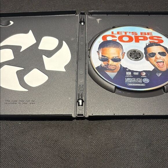 Let's Be Cops DVD - Picture 4 of 6